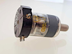 1 x RV12P2000 RFT RWN NEUHAUS HF/VHF Radio Tube PV1 TESTED