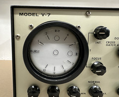 Letrotech Model V-7 Vectorscope Instrument for Testing BW and Color TVs, Vintage