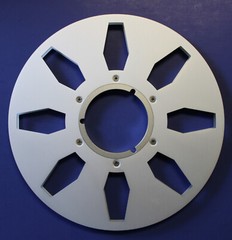 ANALOG AUDIO 10.5″ X 1/4″ PRECISION METAL TAPE REEL IN SILVER – ATR 3M AMPEX