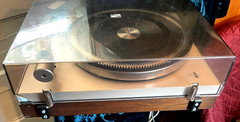 Great Condition Vintage Philips 212 Electronic Turntable -Cleaned and Serviced