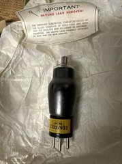 Vintage BECKMAN INSTRUMENTS 2532/932 Tube, with Insert, NOS