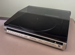 MITSUBISHI LT-5 TURNTABLE