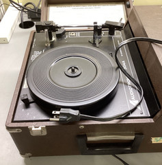 Vintage AudioTronics Model 304A Turntable – Speeds: 16, 33, 45, 78