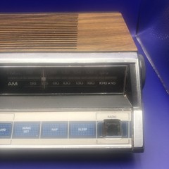 Vintage GE General Electric 7-4662B AM/FM Clock Radio Touch Control Woodgrain