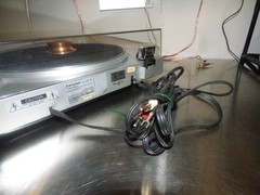 Mitsubishi DP 12 fully automatic belt drive turntable new belt , record weight