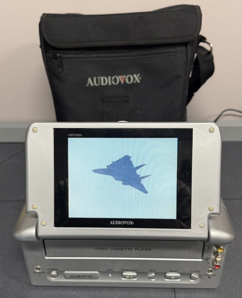 Audiovox VBP2000 Portable VHS Video Tape Player + Bag AC & Car Adapters 5″ LCD