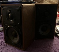 Pair Of Realistic Minimus-7W Speakers Walnut Wood Case (Tested)