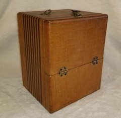 1938-40 Detrola Pee Wee Portable Radio RARE ART DECO Tweed Wrap Suitcase Style