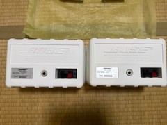 BOSE 101MMW Speakers Pair White w/ Ceiling Mount Brackets & Amplifier.s