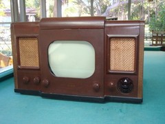 Vintage 1940s DeWald BT-100, 10″ Table Top TV, RCA 630 Clone