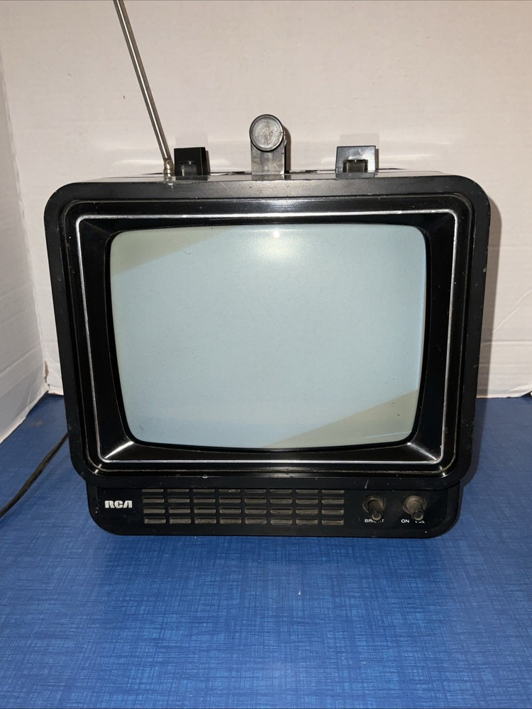 Vintage RCA 9″ Portable TV Black & White Analog 1980’s Retro