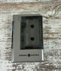 For Parts Not Working General Electric Portable Tape Player Model 3-5305a