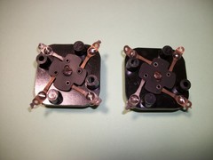 Pair of 4 pin UX-4 breadboard tube sockets from the late 1920s.