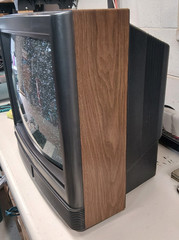 CROSLEY – 19″ Vintage Color CRT TV RETRO GAMING- MODEL-19Y403-00AA