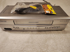 Emerson EWV603 4 Head Hi-Fi Stereo VHS VCR Video Cassette Player Audio & Video