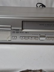 Emerson EWD2202 DVD/VHS VCR Combo Player 4-Head Hi-Fi Stereo w/ Universal Remote