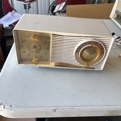 Vintage Motorola C17P MCM Bakelite for Parts or Repair Radio Clock No Cord