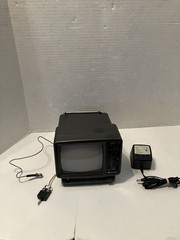 Vintage 1990’s 5” Newtech Model TV-7R Black And White Portable Gaming TV + Radio