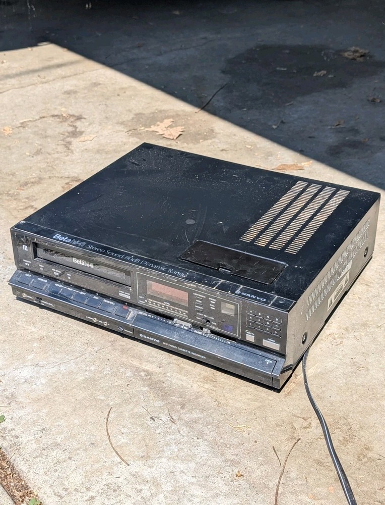 Sanyo Beta Hifi Model VCR7500 Video Cassette Recorder Betamax Vintage Untested