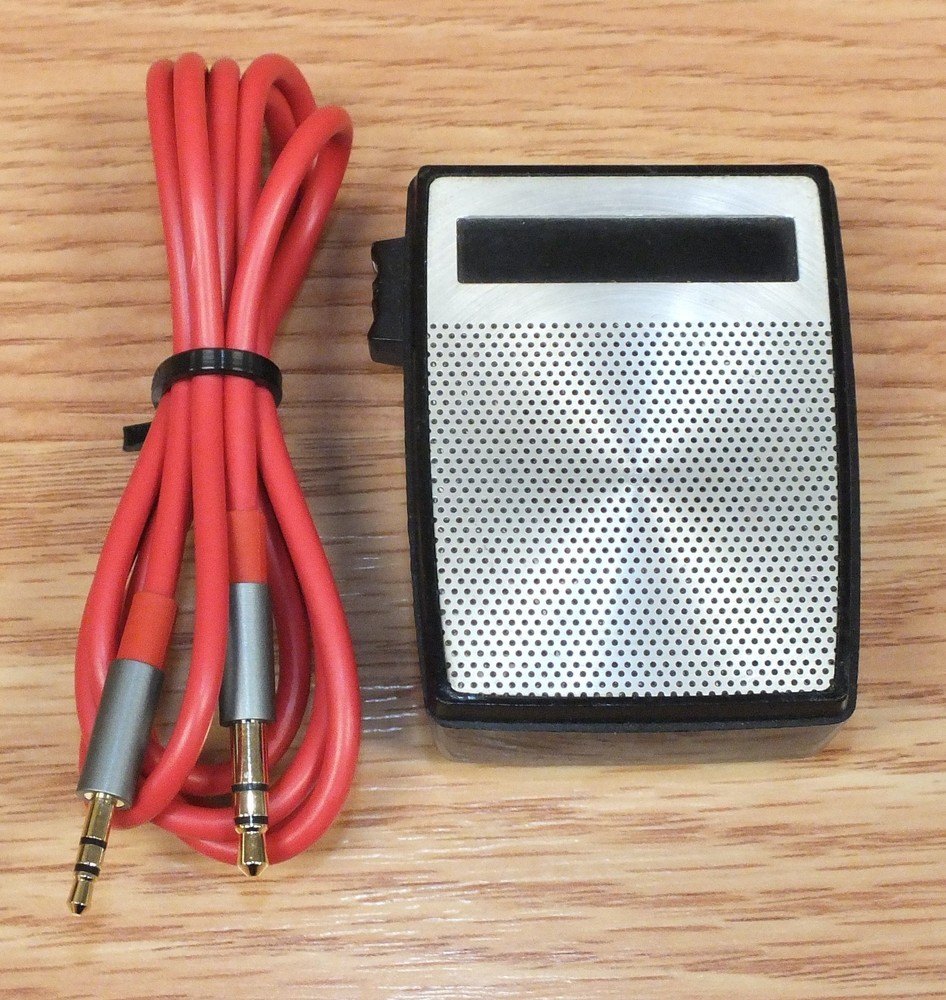 Unbranded Vintage Small 2″ (inch) Mini Portable Speaker w/ 2.5 to 3.5mm Jack