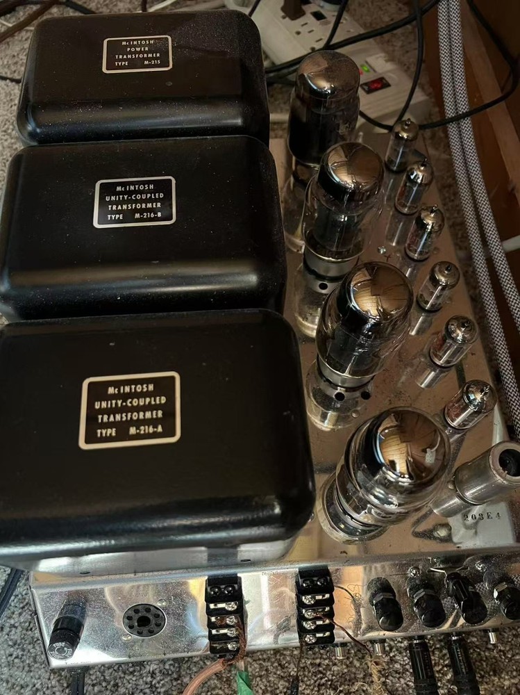 VINTAGE MCINTOSH MC275 STEREO TUBE AMPLIFIER with 9 pics kt88