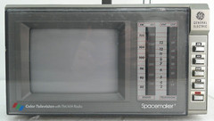 General Electric SpaceMaker Color Television FM/AM Radio 7-7650A
