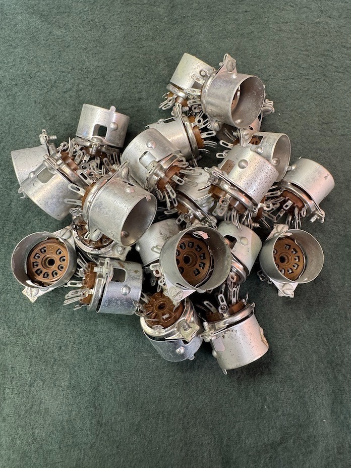 1 Vintage 9 pin brown Vacuum 12AX7 6BQ5 6EU7 Tube Socket # 599
