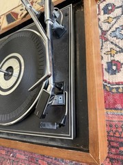 Vintage Magnavox Turntable 1K8821 Record Player Wooden Cabinet Motor Issue