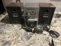 Aiwa Compact Disc Stereo System XR-M75 with sx-m95 Speakers Tested