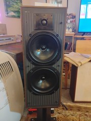 KEF C40 Vintage Speakers Walnut Finish Made In England Very Good Condition