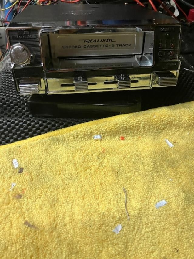 8 TRACK AND CASSETTE PLAYER PLAY BOTH 1- UNIT SERVICED VIDEO
