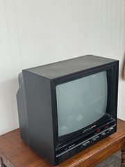 Vtg Crown CTV X13 Portable Color Retro CRT Japan Powers On!