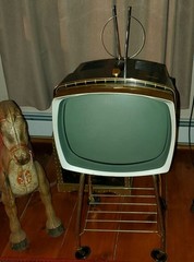 Rare 1950’s Portable RCA Victor Deluxe Television & Original Stand Works! Deco
