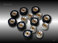 Pioneer RT-909 / 901 One pair of NEW PINCH ROLLERS ASSEMBLY Logo on rear