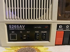 VINTAGE CALIFONE AUDIO CASSETTE RECORDER Model # 5265AV Used in Good Condition
