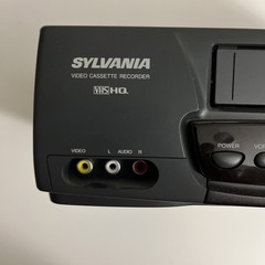 SYLVANIA KVS699K VCR VHS Video Cassette Player – Powers On – Buy Cheap And Fix!