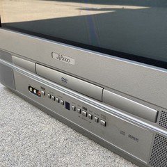 SV2000 WV20D5 20″ Flat CRT TV Built-In DVD Player Combo Y2K – TESTED – No Remote