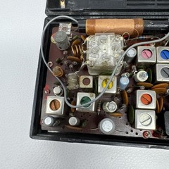 Vtg Universal 9 Transistor FM AM Pocket Radio Super Het Taiwan Dial Receives
