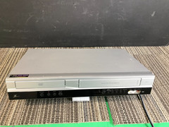 Zenith VHS/DVD Combo Player 4 Head Hi-Fi VHS Recorder XBV713 – No Remote*