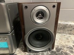 Aiwa Compact Disc Stereo System XR-M75 with sx-m95 Speakers Tested
