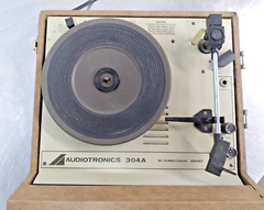 Audiotronics Model 304A, 4-Speed 16/33/45/78 RPM, Turntable, Record Player