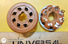 Cinch® 8 Pin Brown Micanol Octal Bakelite Socket w/ Wavy Retaining Ring