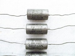 5x 1.0uF 200V AEROVOX P123Z NG / N2 PIO CAPACITOR – Hermetically Glass Sealed
