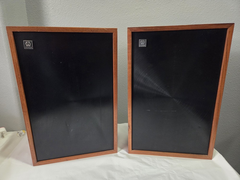 Vintage Pioneer CS-24 Slimline 2 Way Speaker System Japan