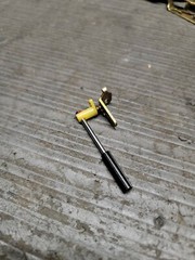DUAL 1229 – Tonearm Lift lever