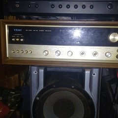 TEAC AG-7000 AM/FM Stereo Receiver Wood Case Silver Faceplate