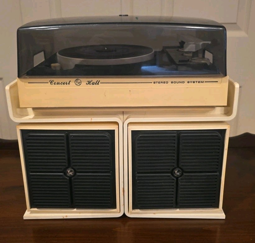 VINTAGE GE Concert Hall Stereo Turntable TESTED WORKING – Damaged Dust Cover