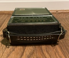 Vintage General Electric Solid-State AM FM Portable Radio