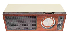 VINTAGE RCA Brown/Beige Model RZC221Y AM/FM Radio-TESTED/WORKS