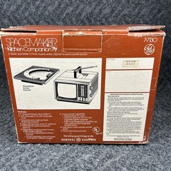 Vintage General Electric Spacemaker Kitchen Companion TV GE 7-7130 Black White